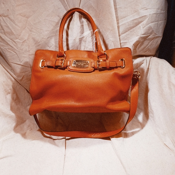 Michael kors tote - Picture 1 of 9
